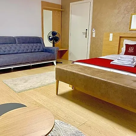 Hotel Adore 3*