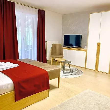 Hotel Adore 3*
