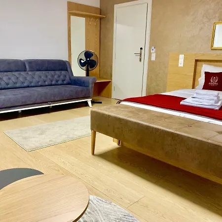 Hotel Adore