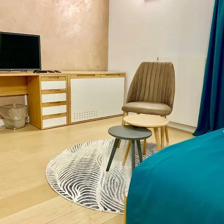 Adore Hotel 3*