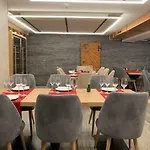 Otel Adore